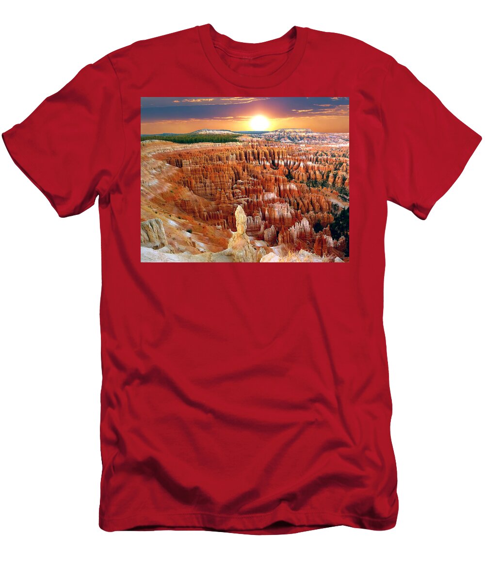 Bryce Canyon T-Shirt featuring the photograph Bryce Canyon's Inspiration Point by Mitchell R Grosky