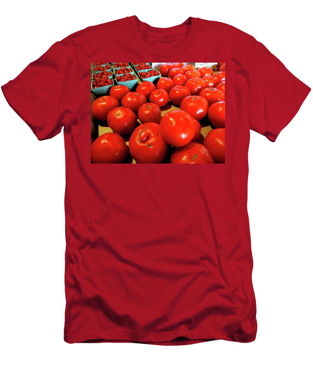 Red Tomatoes T-Shirt featuring the photograph Ripe Red Jersey Tomatoes by Linda Stern