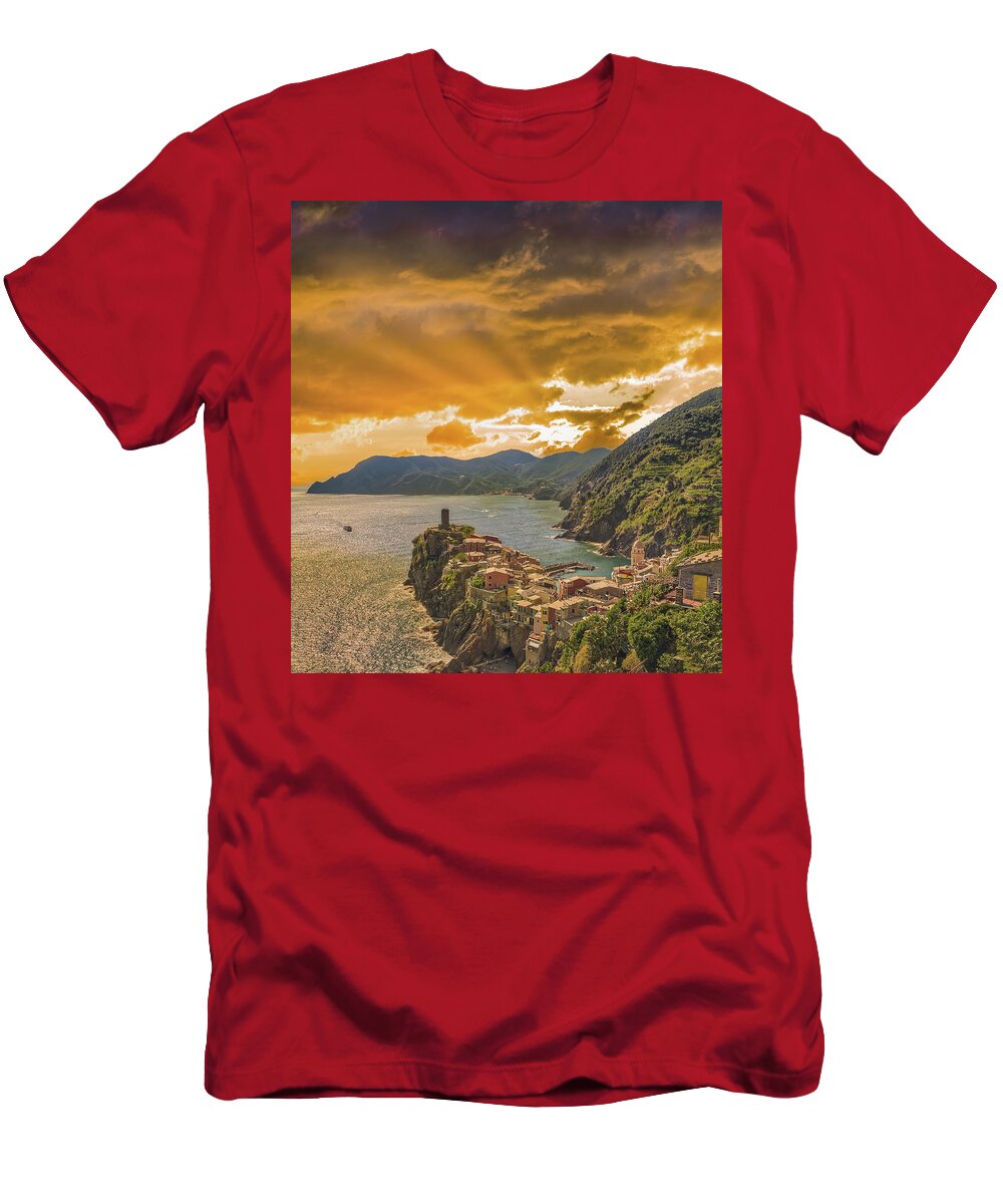 Cinque T-Shirt featuring the photograph sunset on Vernazza by Vivida Photo PC