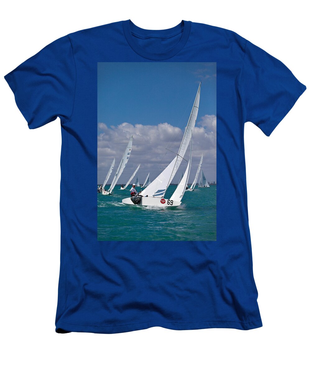 International Star Class Racing Yacht T-Shirt featuring the photograph Approaching the Mark by David Smith