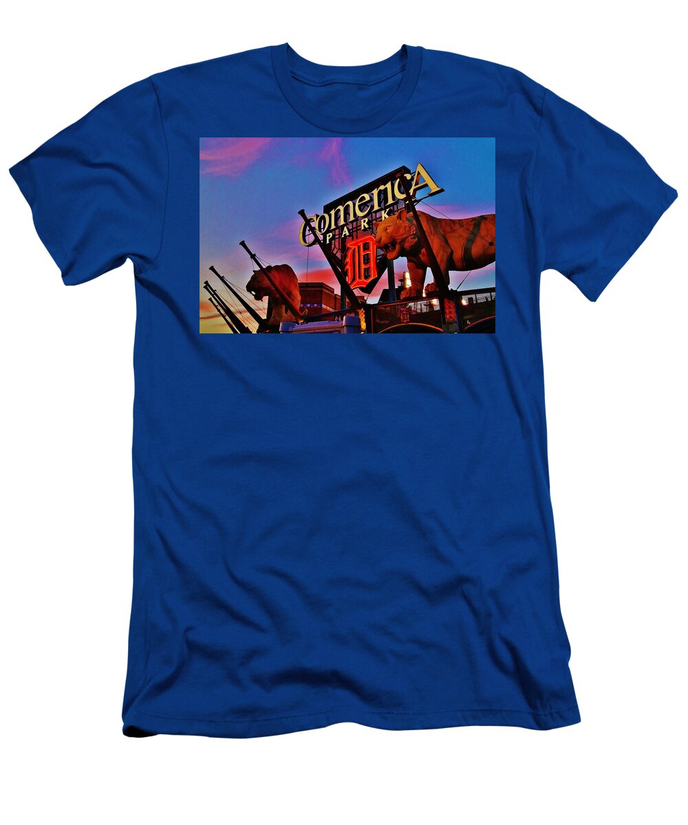  T-Shirt featuring the photograph CoPa Sunset by Daniel Thompson