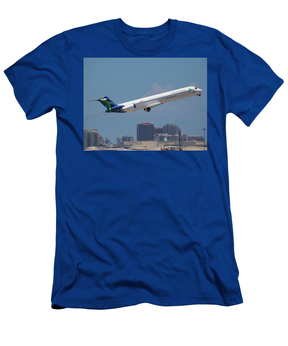 World Atlantic T-Shirt featuring the photograph World Atlantic Airways by Dart Humeston