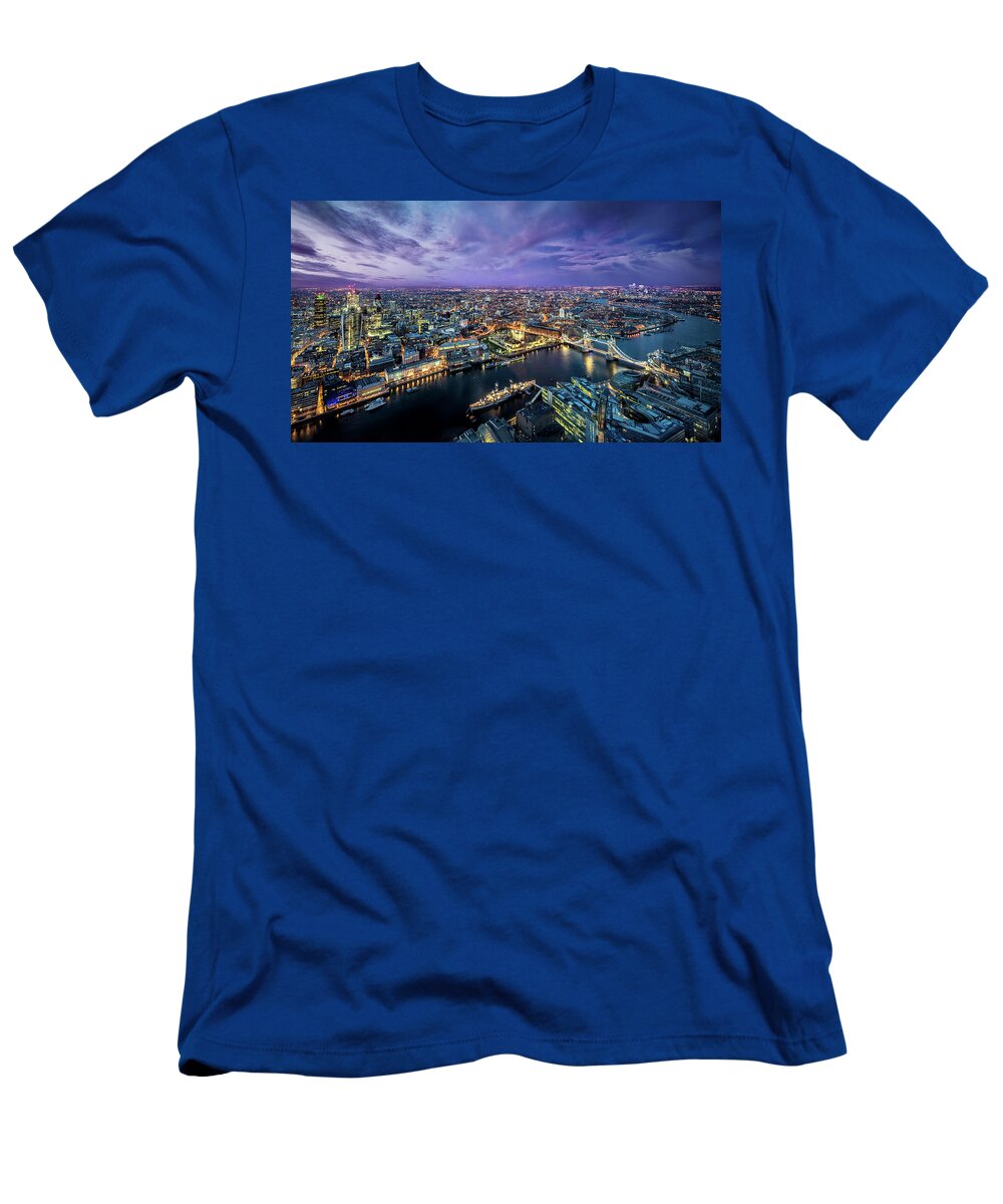 London T-Shirt featuring the photograph London #3 by Jackie Russo