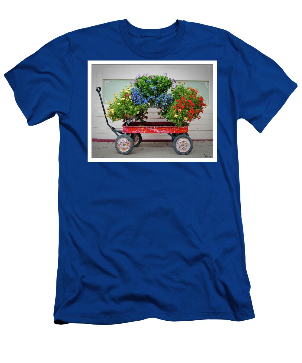 Wagon T-Shirt featuring the photograph A Wagon Full by Peggy Dietz
