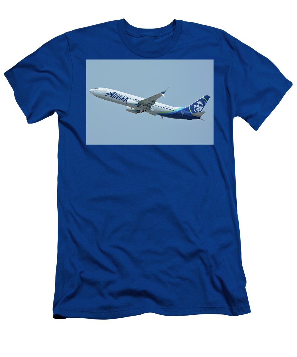 Airplane T-Shirt featuring the photograph Alaska Boeing 737-890 N563AS Los Angeles International Airport May 3 2016 by Brian Lockett