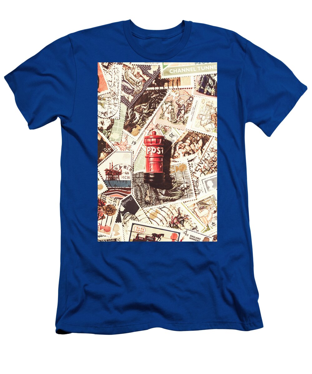 England T-Shirt featuring the photograph British post box by Jorgo Photography