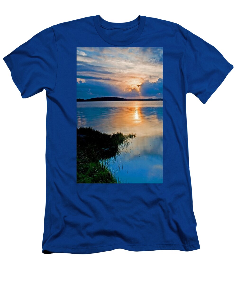 Sunset T-Shirt featuring the photograph Day's end by Bill Jonscher