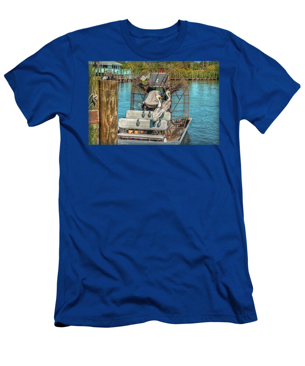 Gefiedert T-Shirt featuring the photograph Feathered Tourists by Hanny Heim