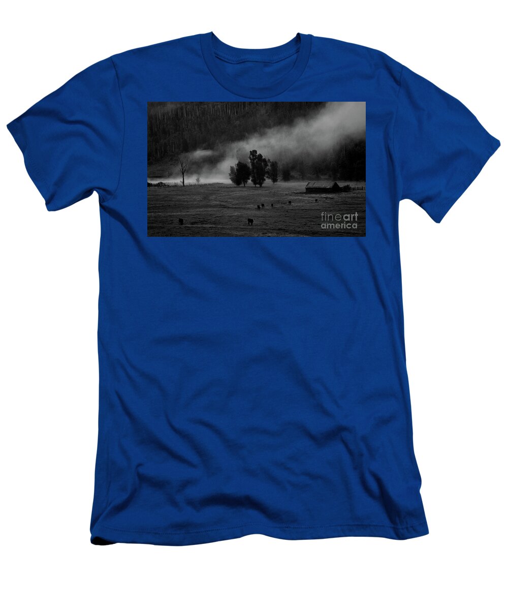 Fog T-Shirt featuring the photograph Gordon's Barn at Dawn by Randy Rogers