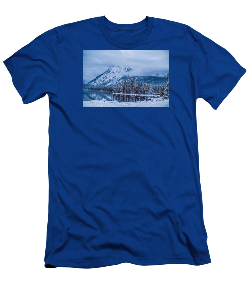  T-Shirt featuring the photograph Lake Wenatchee by Dylan Thomas