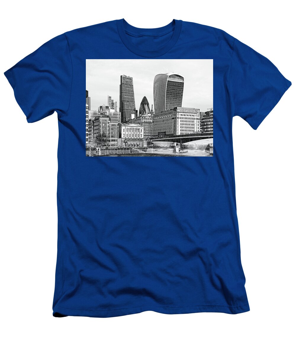 Back T-Shirt featuring the photograph London, by Emada Photos