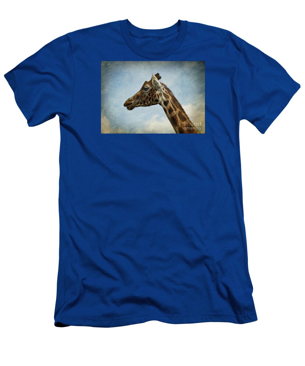 Giraffe T-Shirt featuring the photograph Reticulated Giraffe Head by Liz Leyden