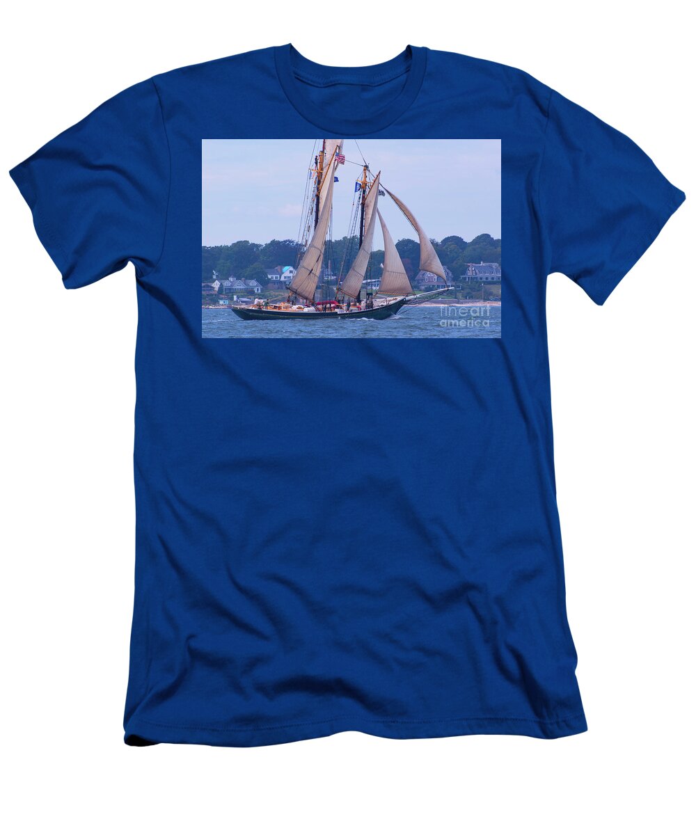 Amistad T-Shirt featuring the photograph Running Up The Thames by Joe Geraci