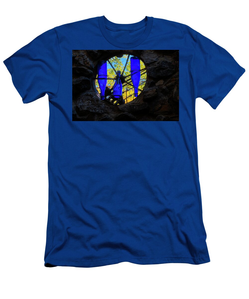 Albuquerque New Mexico T-Shirt featuring the photograph Tinkertown Window by Tom Singleton