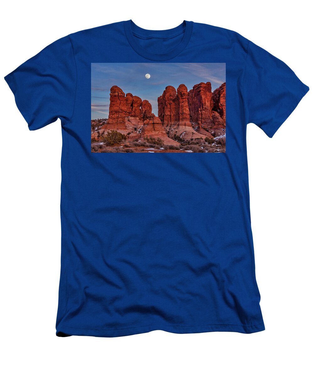 Moab T-Shirt featuring the photograph Super Moonrise at Garden Of Eden by Dan Norris