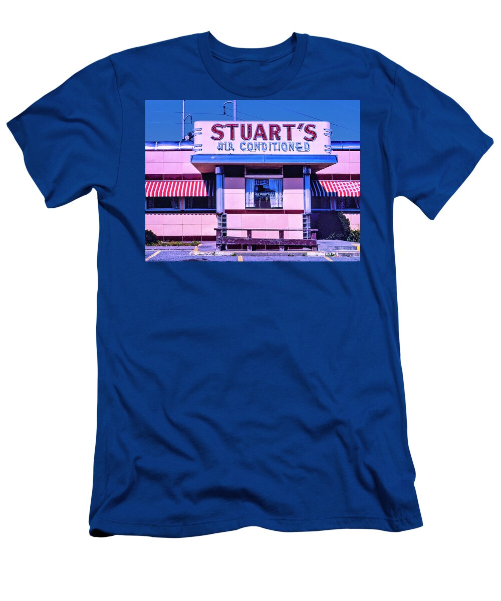 Stuart's T-Shirt featuring the photograph Air Conditioned by Dominic Piperata