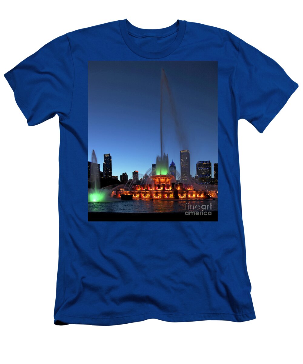 City T-Shirt featuring the photograph Buckingham Fountain at dusk by Gunther Allen