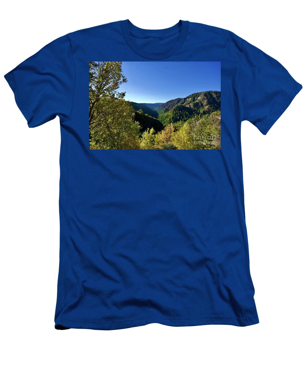  T-Shirt featuring the photograph Valle by Dennis Richardson