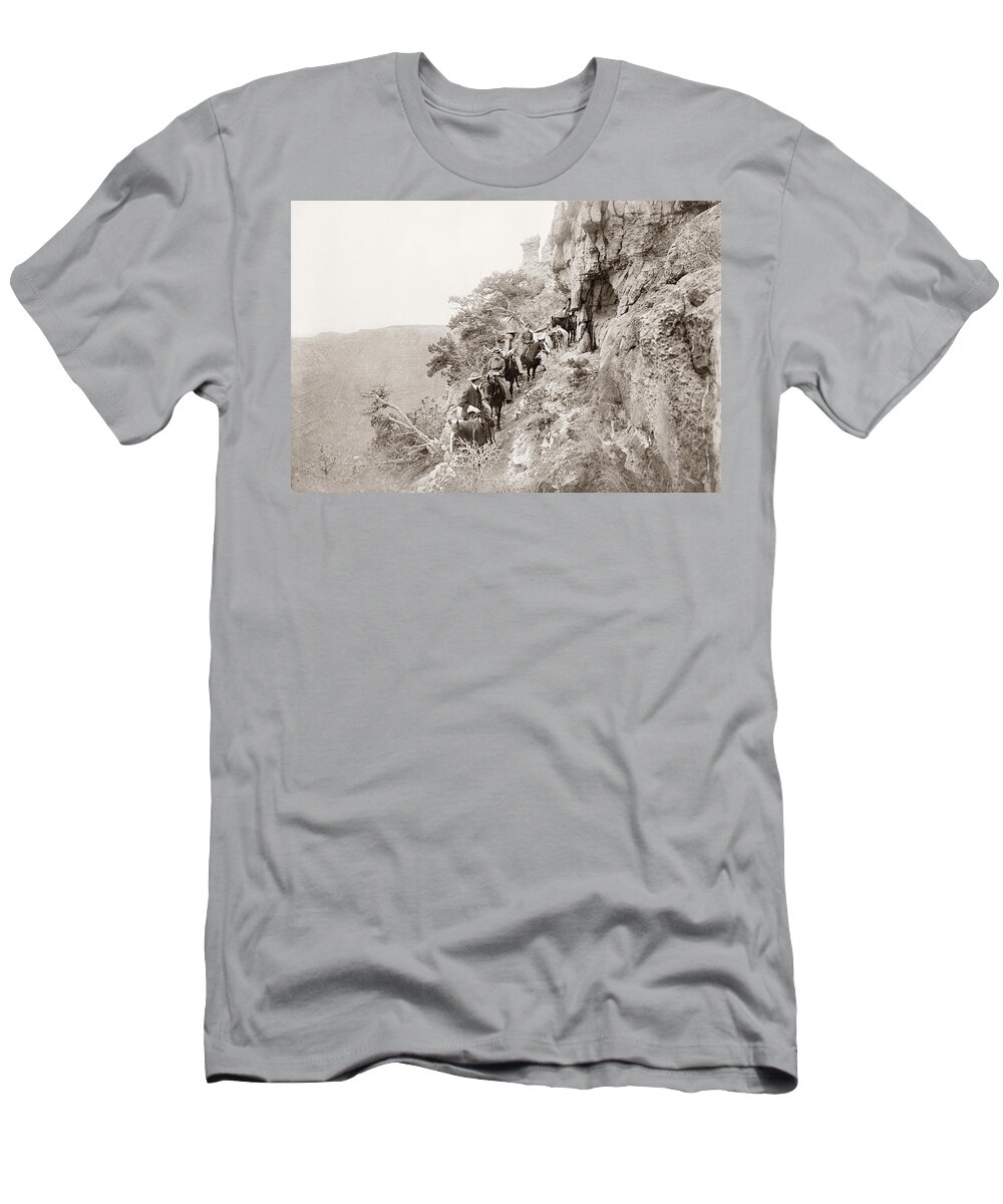1906 T-Shirt featuring the photograph Grand Canyon Sightseers #4 by Granger