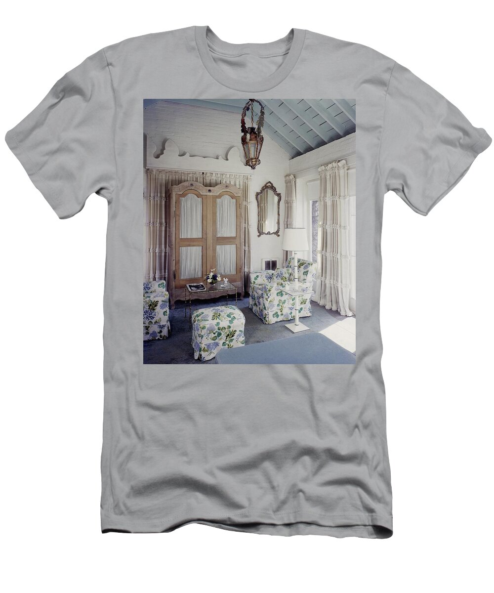 Interior T-Shirt featuring the photograph A Guest Room At Hickory Hill by Tom Leonard