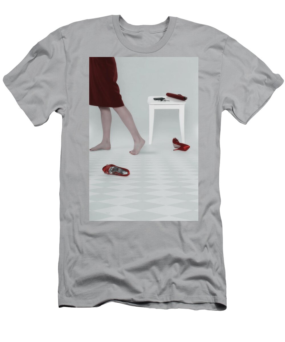 Woman T-Shirt featuring the photograph Accessoires by Joana Kruse