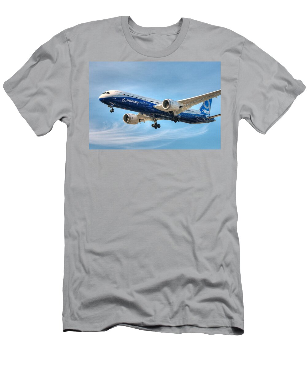 Boeing T-Shirt featuring the photograph Boeing 787-9 wispy by Jeff Cook