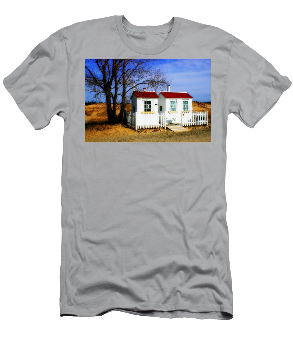 House T-Shirt featuring the photograph Closed for the Season by Randy Pollard