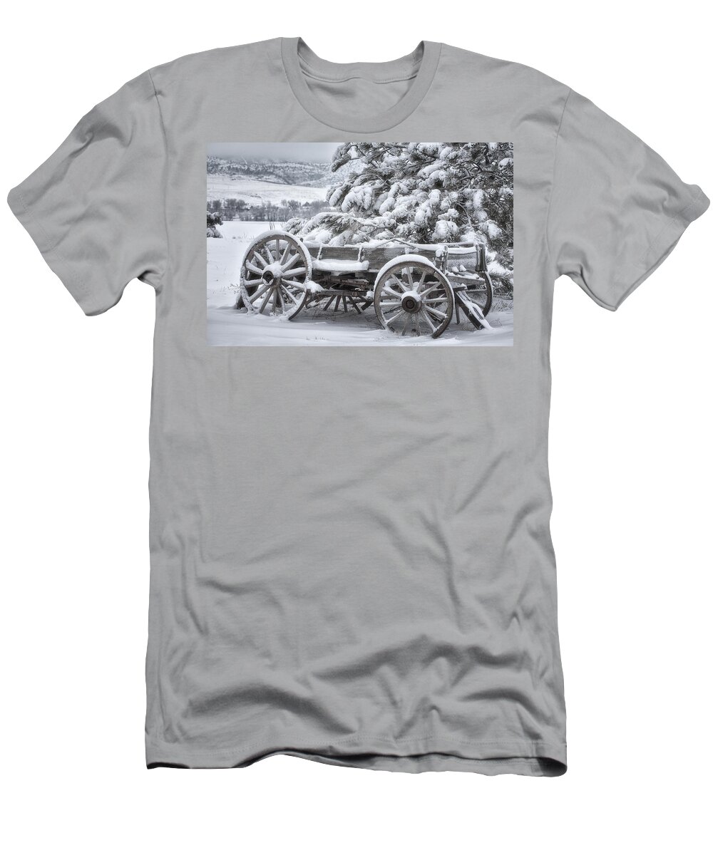 Snow T-Shirt featuring the photograph Colorado Wagon by Darren White