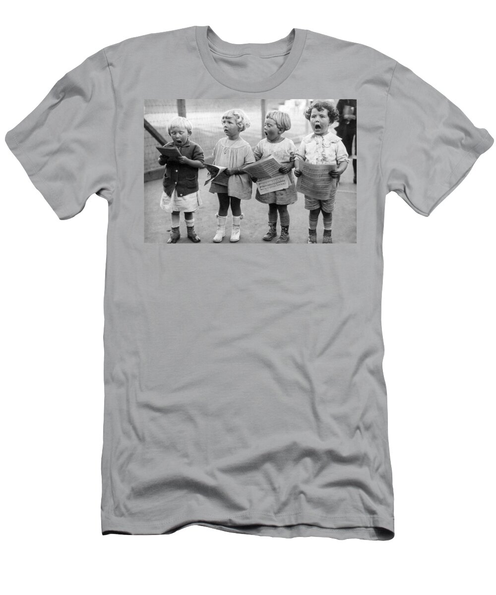 1917 T-Shirt featuring the photograph Four Young Children Singing by Underwood Archives