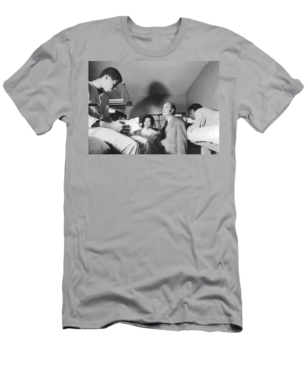 1972 T-Shirt featuring the photograph McGovern and Mrs. Coretta King by Underwood Archives