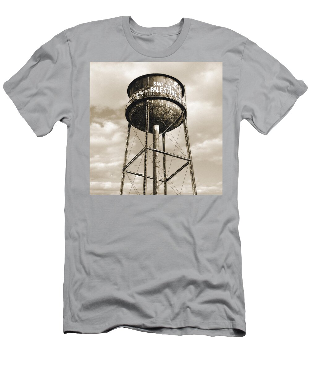 Water Towers T-Shirt featuring the photograph New York water towers 11 - Greenpoint Brooklyn by Gary Heller