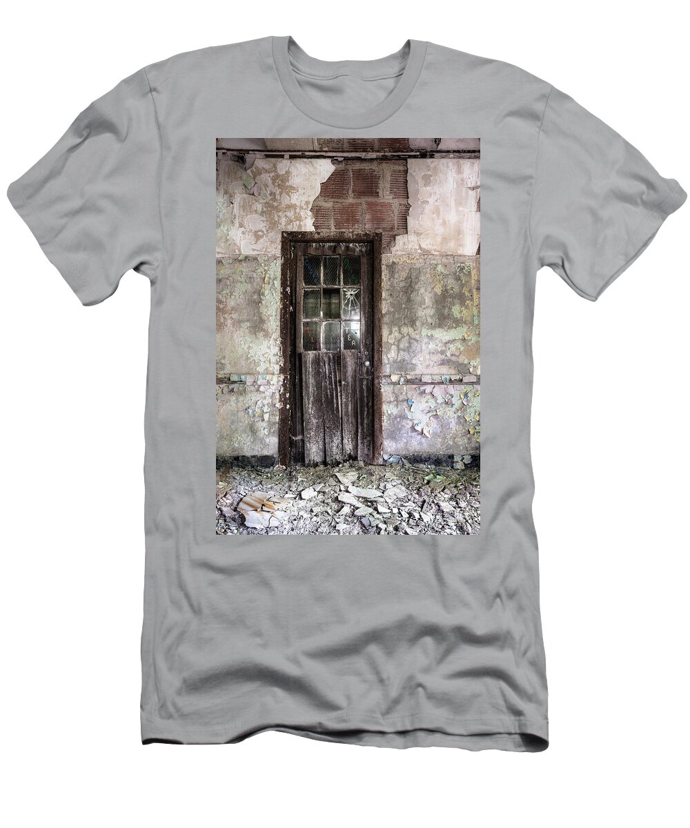 Old Door T-Shirt featuring the photograph Old Door - Abandoned building - Tea by Gary Heller