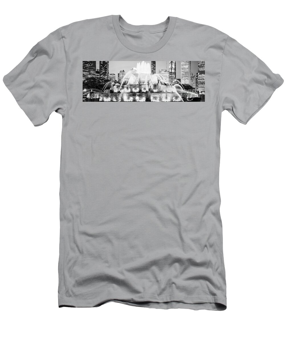 Buckingham T-Shirt featuring the photograph Panoramic Picture of Chicago Buckingham Fountain by Paul Velgos