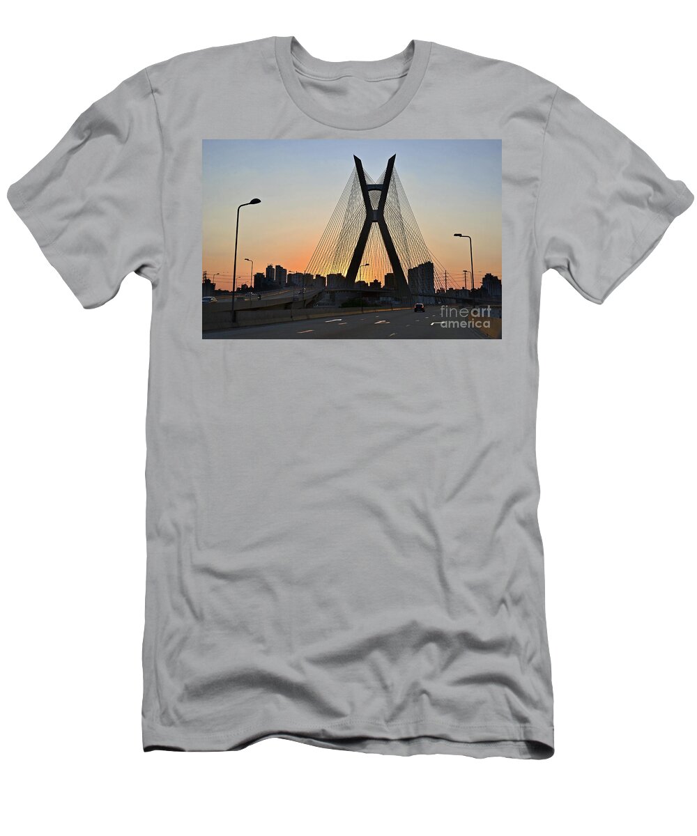 Brooklin T-Shirt featuring the photograph Ponte Octavio Frias de Oliveira ao cair da tarde by Carlos Alkmin