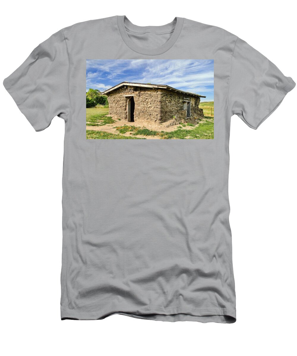 Sod T-Shirt featuring the photograph Sod Homestead by Alan Hutchins