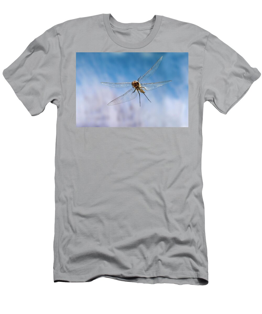 00640137 T-Shirt featuring the photograph Spiny Baskettail Epitheca Spinigera by Michael Durham