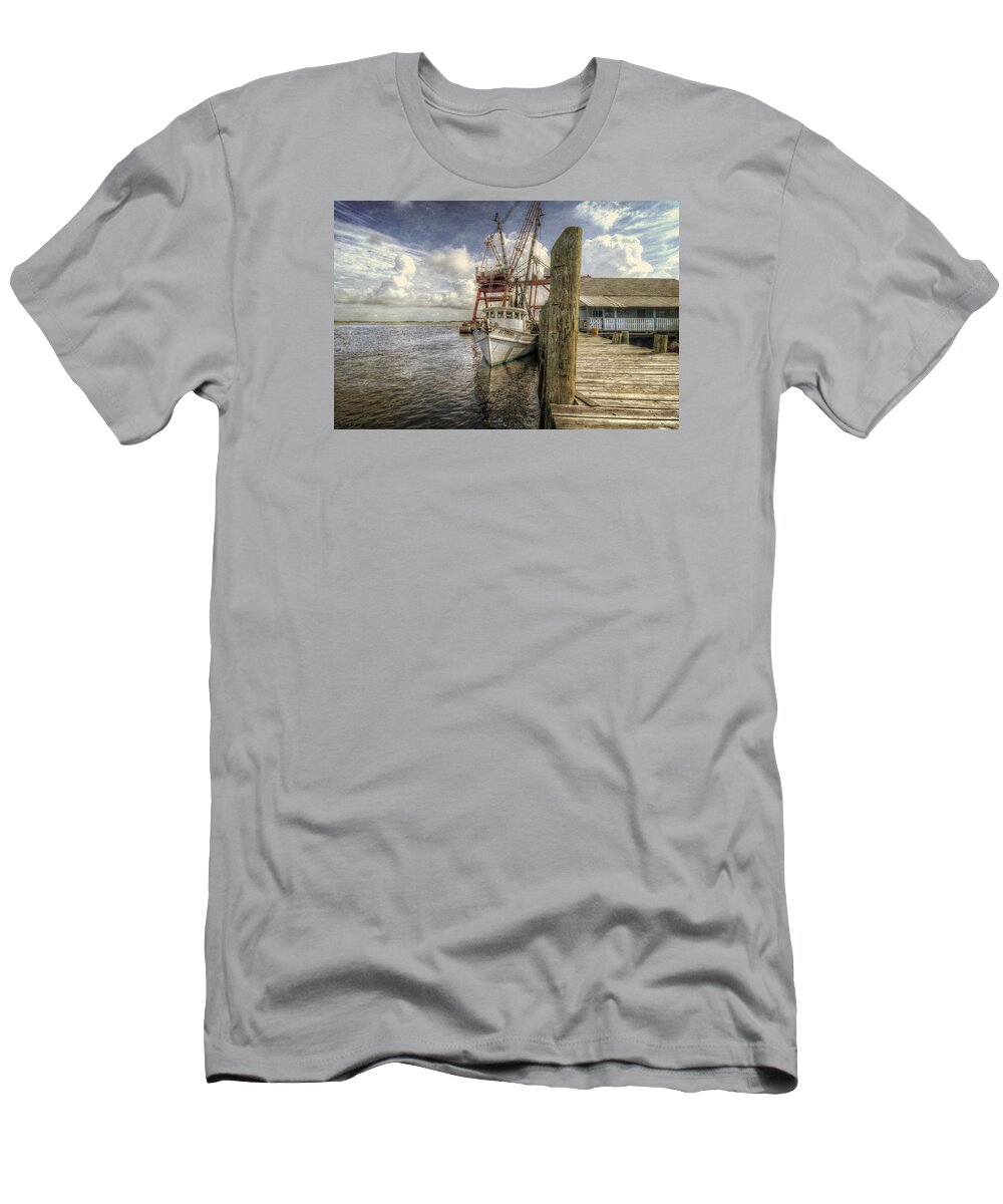 Shrimp T-Shirt featuring the photograph The Jet Steam II by John Adams