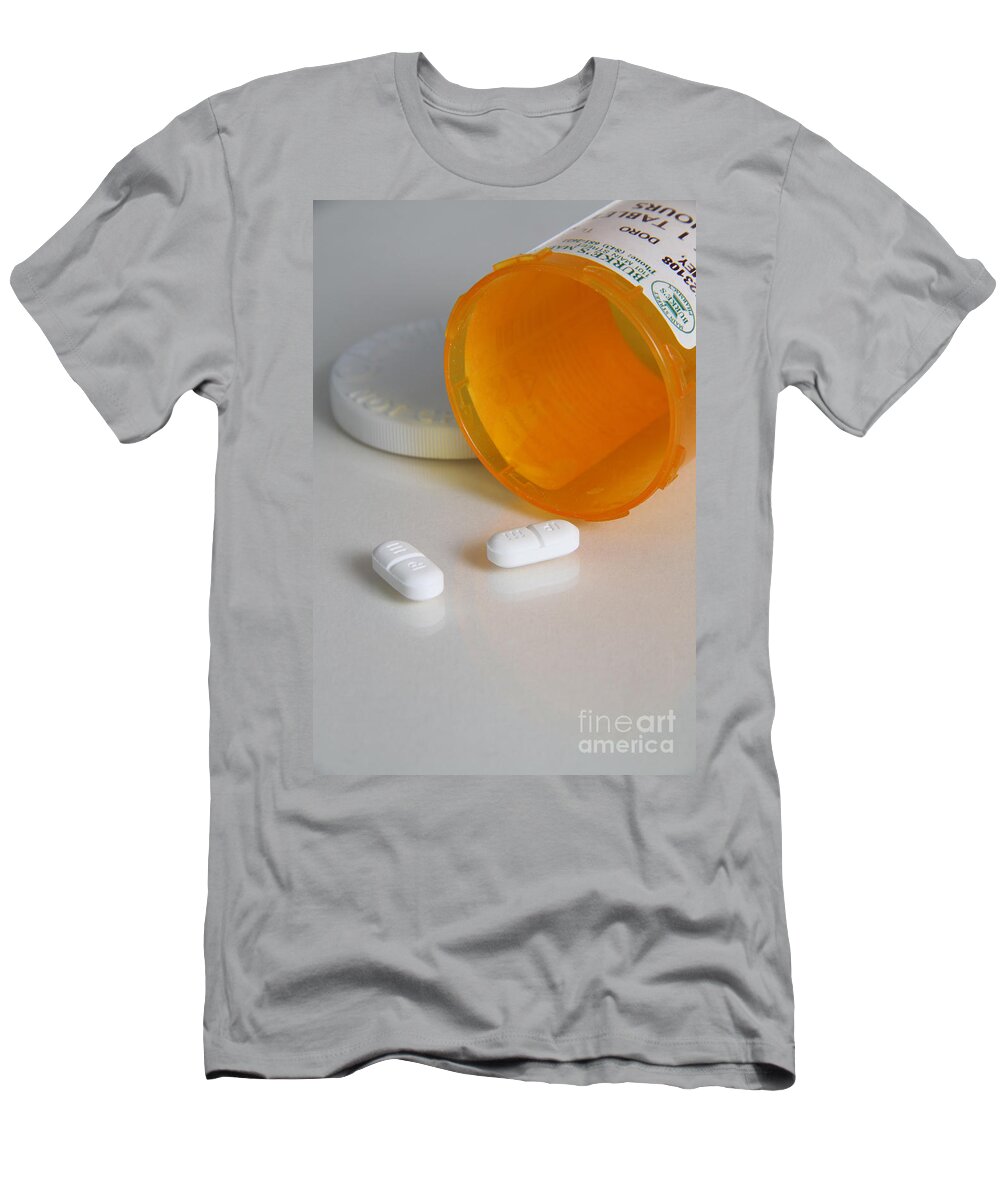 Hydroco Apap T-Shirt featuring the photograph Hydrocodone #1 by Photo Researchers, Inc.