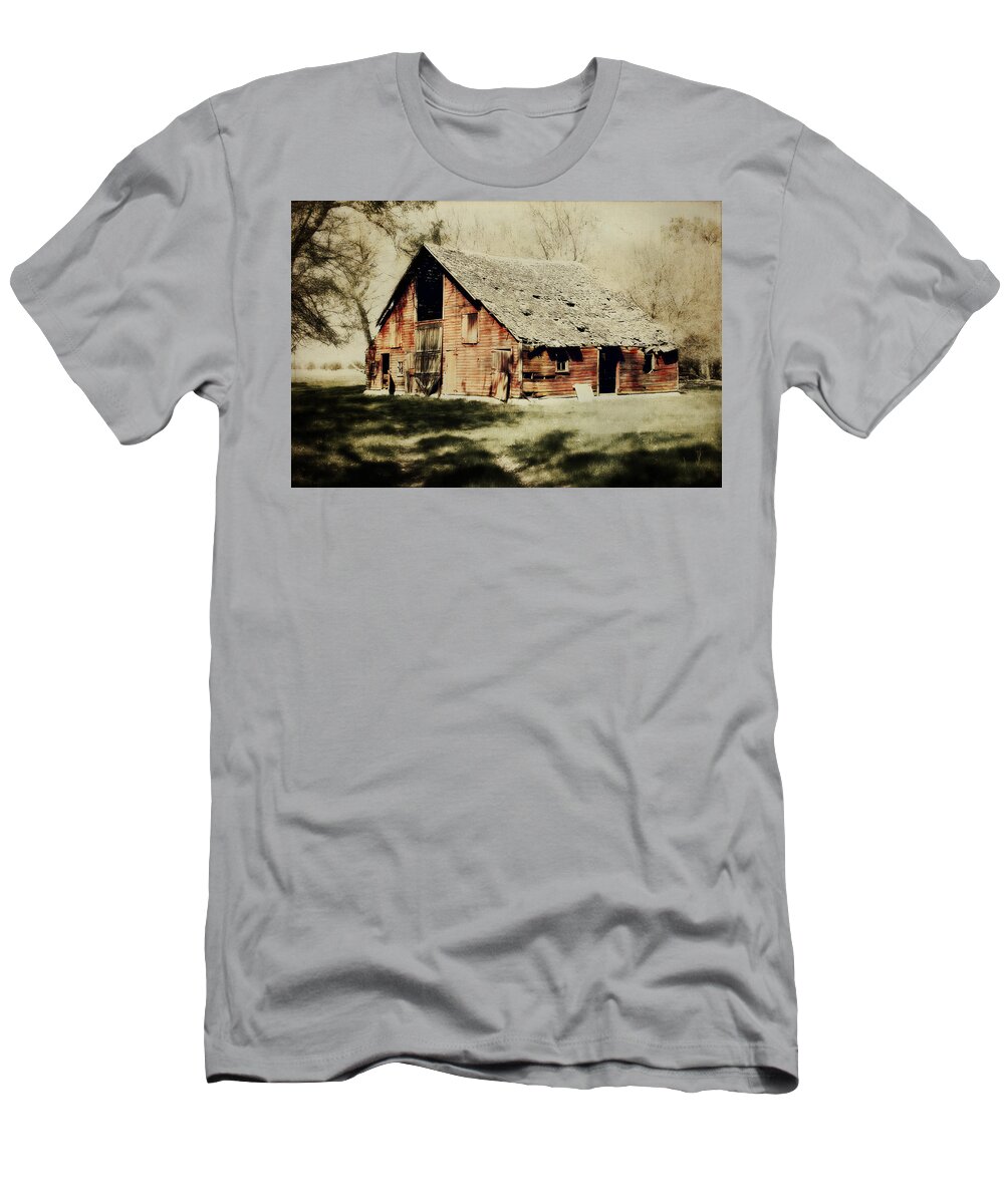 Barn T-Shirt featuring the digital art Beckys Barn 1 by Julie Hamilton