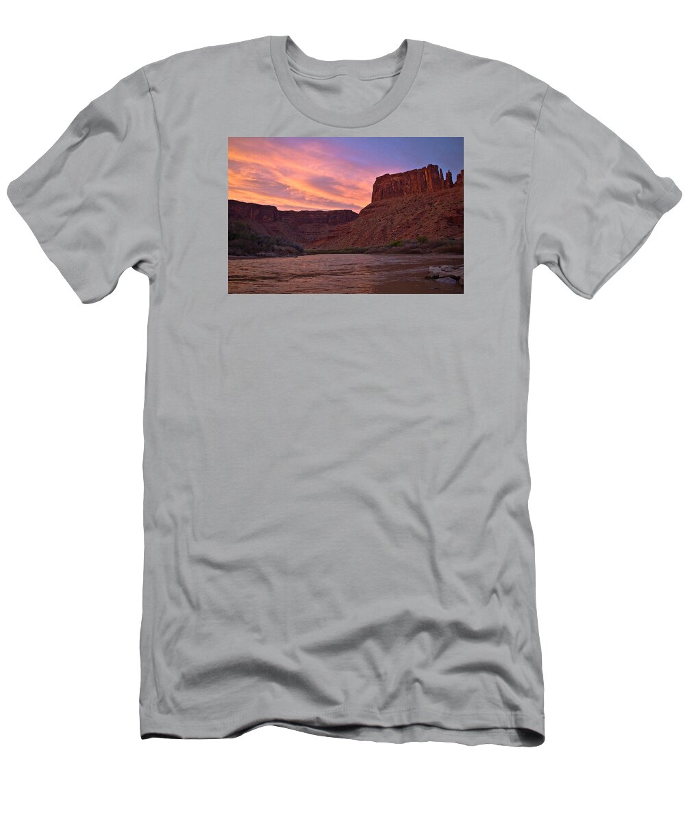 Big Bend T-Shirt featuring the photograph Big Bend, Utah by Jedediah Hohf