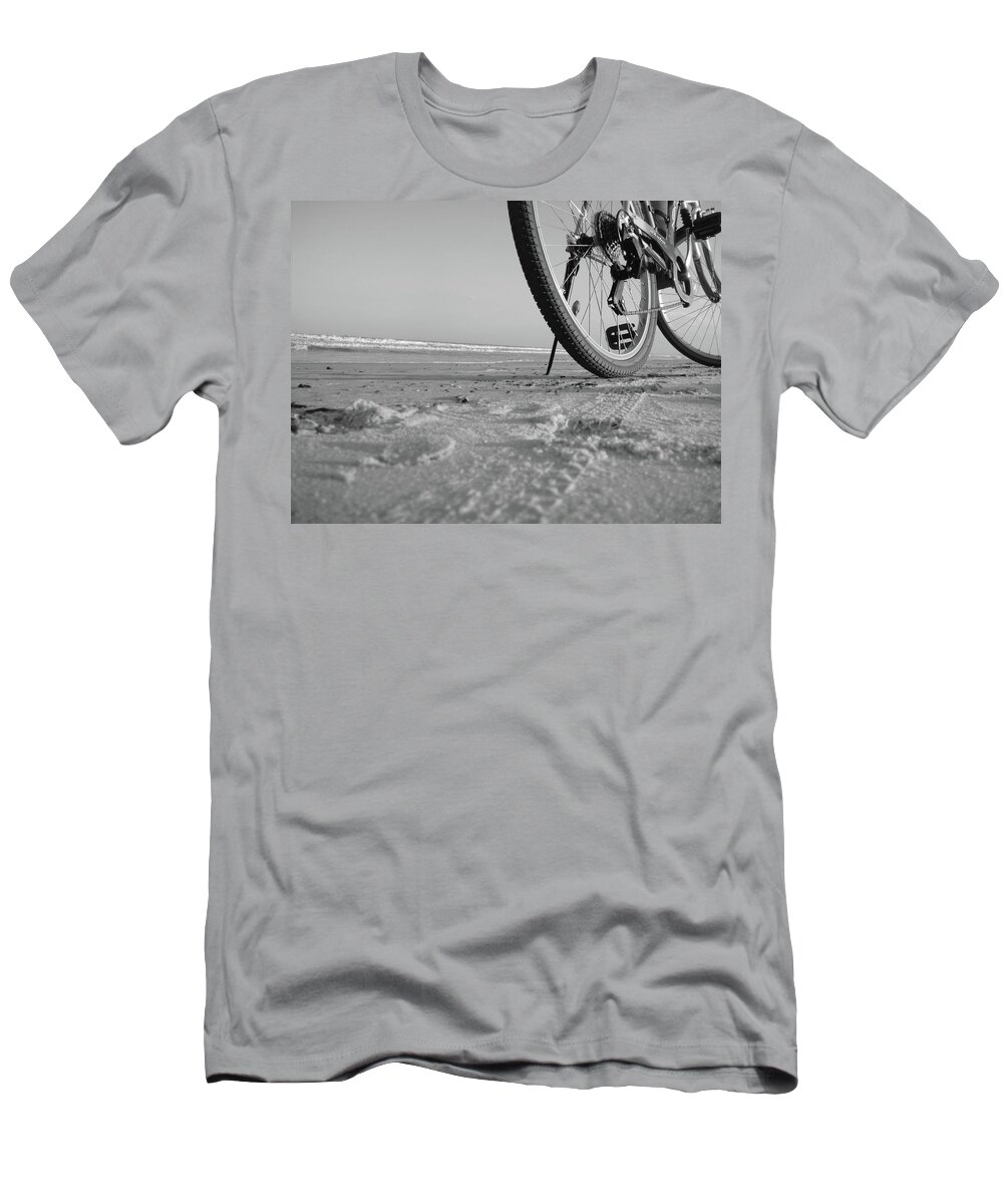 Black And White Print T-Shirt featuring the photograph Biking To The Beach by WaLdEmAr BoRrErO