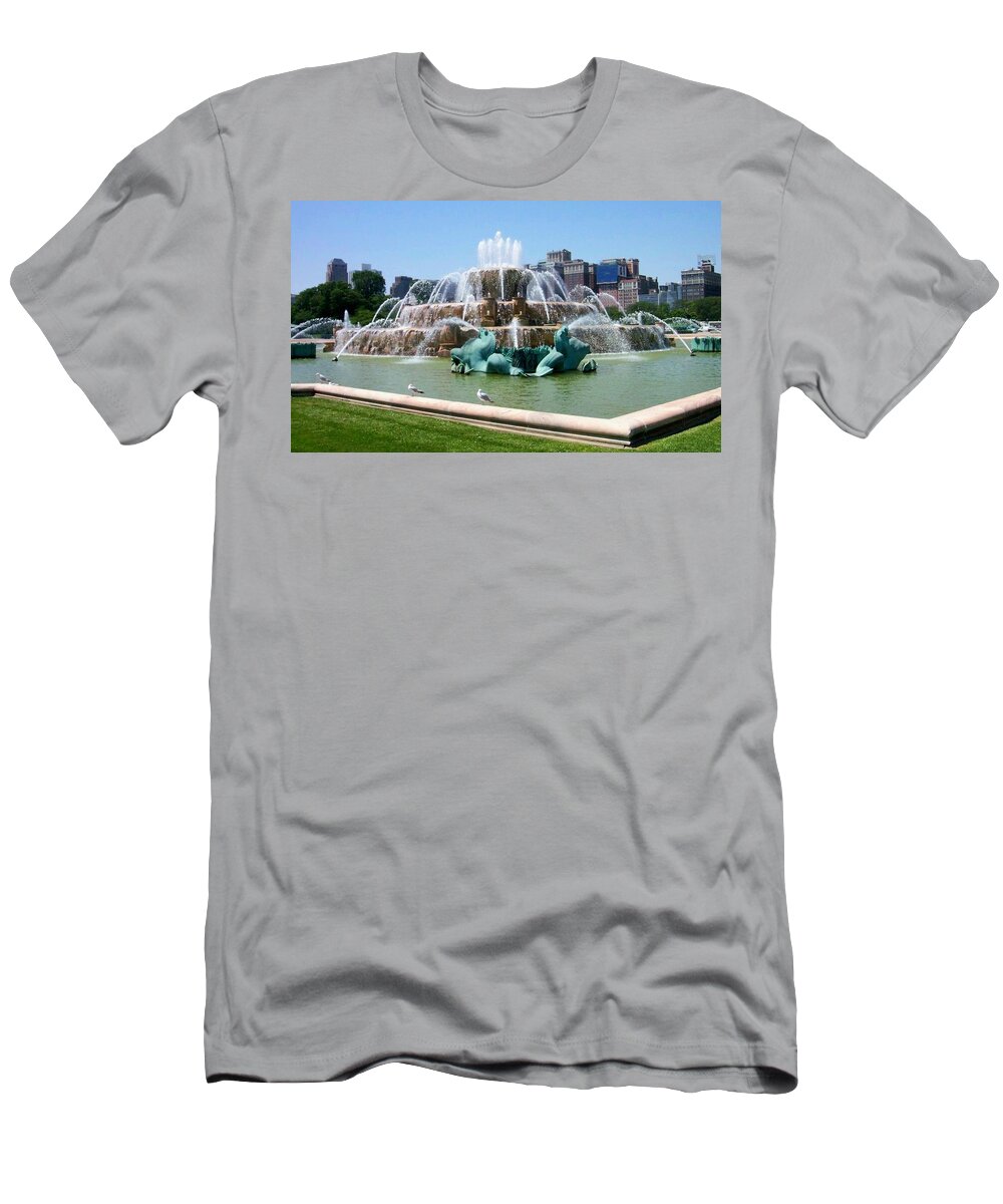 Chicago T-Shirt featuring the photograph Buckingham Fountain by Anita Burgermeister