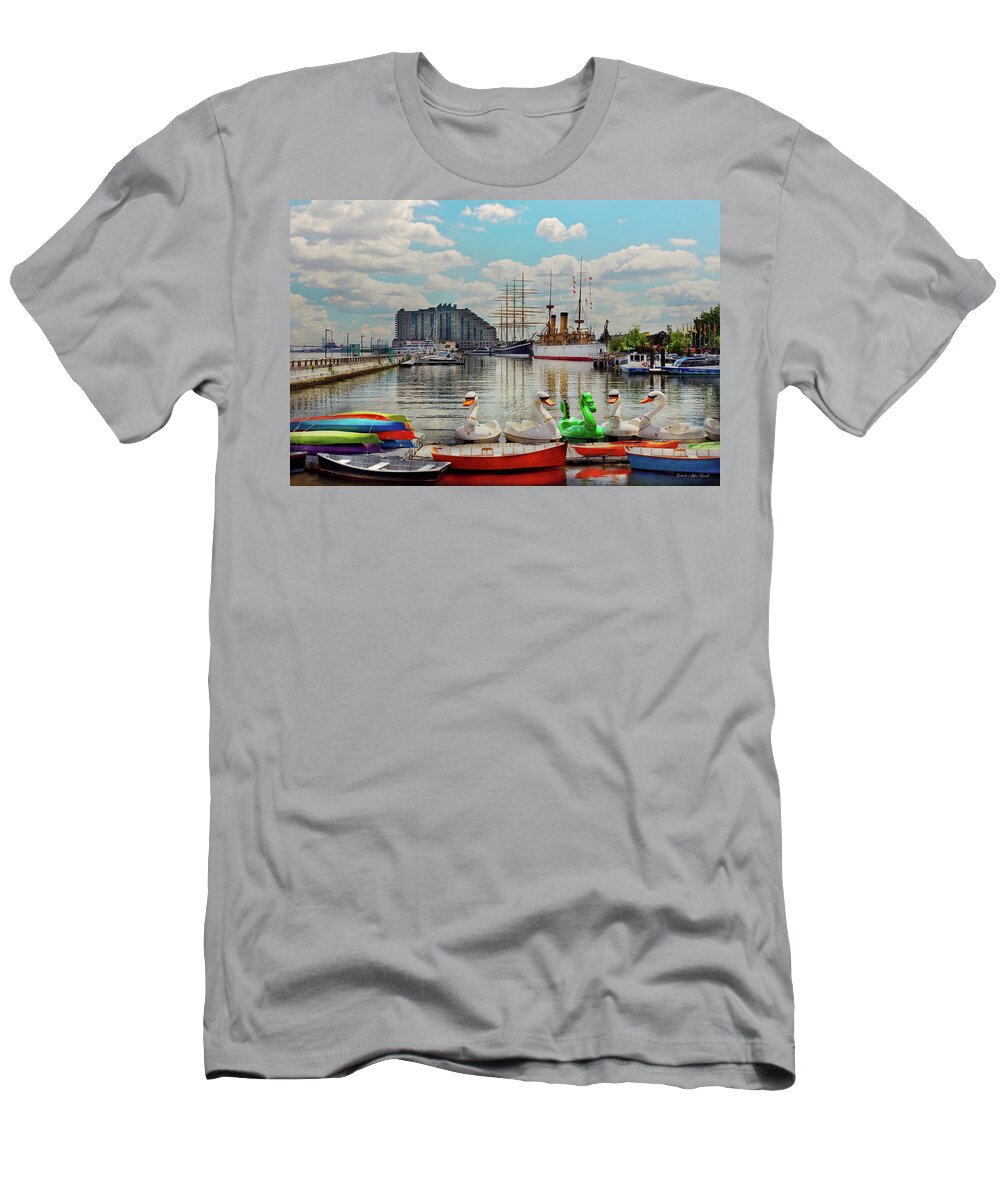 Pennsylvania T-Shirt featuring the photograph City - Philadelphia, PA - Society Hill - The gathering place by Mike Savad