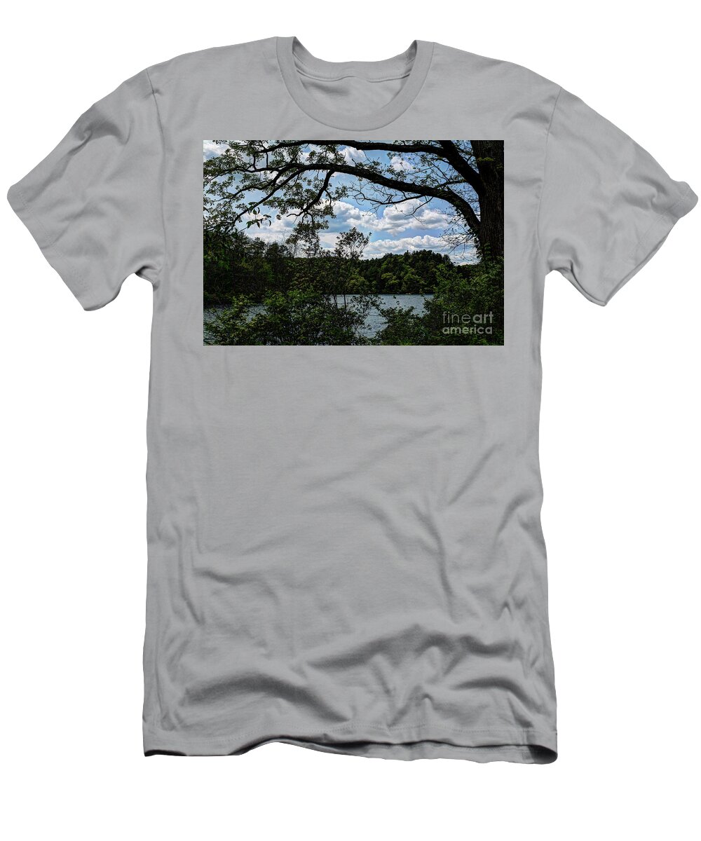 Midwest T-Shirt featuring the photograph Cox Hollow Lake by Deborah Klubertanz