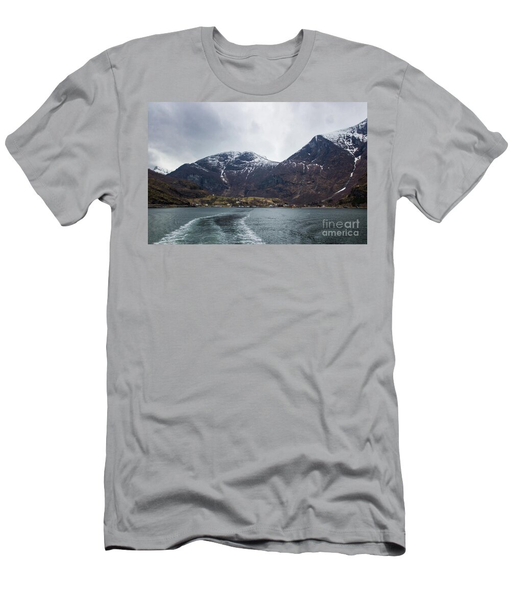 Flam T-Shirt featuring the photograph Departing Flam by Suzanne Luft