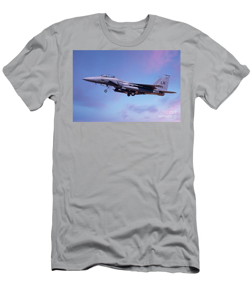 Usaf T-Shirt featuring the photograph F15 coming into land lowering landing gear by Simon Bratt