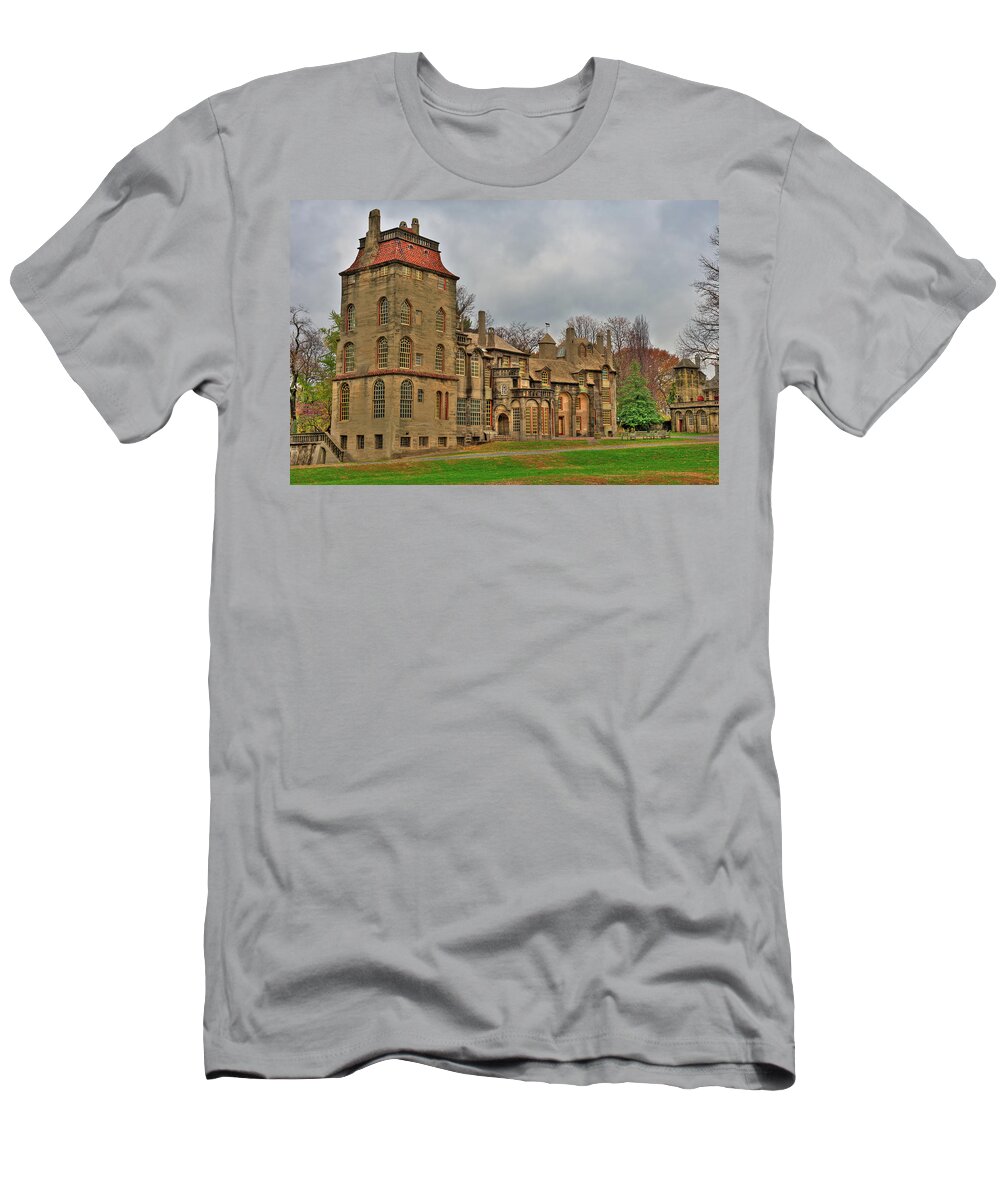 Fonthill T-Shirt featuring the photograph Fonthill Castle by William Jobes