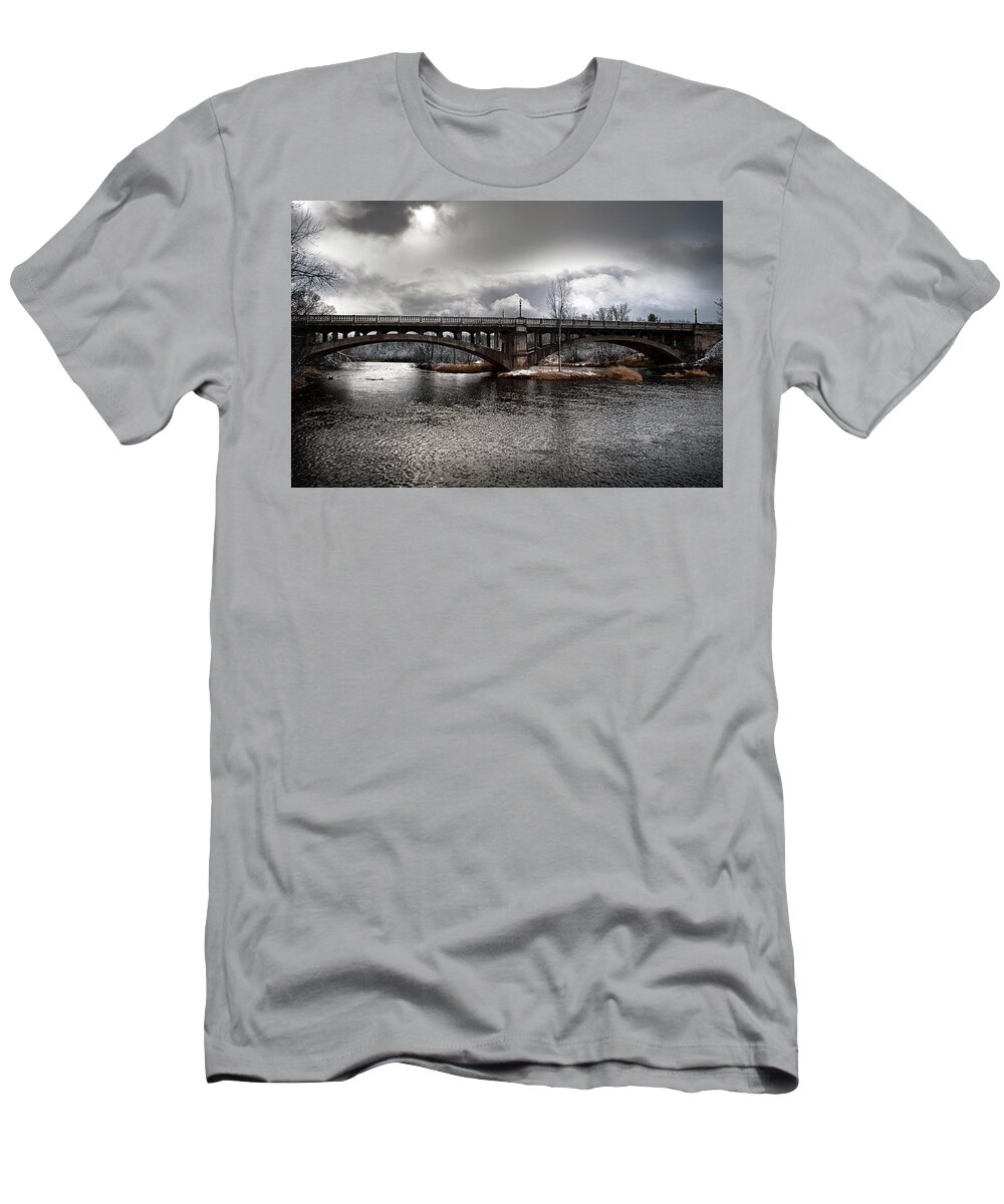  T-Shirt featuring the photograph It's a wonderful life... by Dan Hefle
