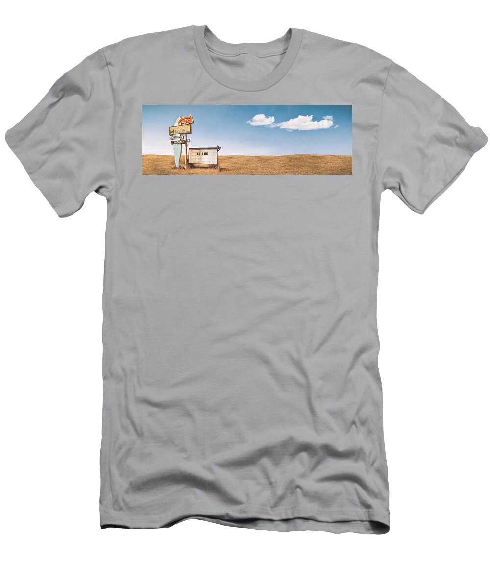 Scott Norris Photography T-Shirt featuring the photograph Lamp-Lite Motel by Scott Norris
