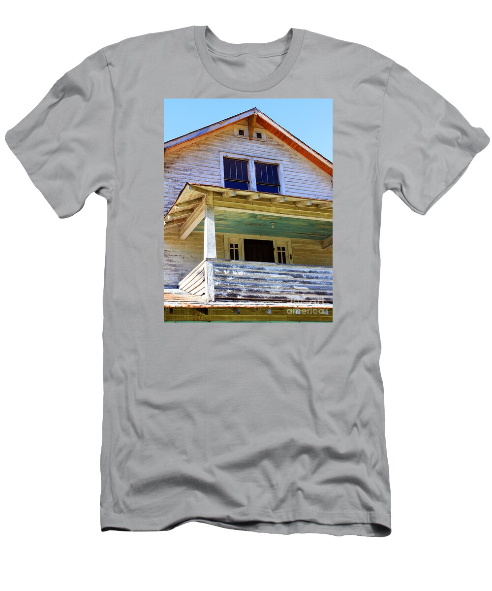 Monteith House T-Shirt featuring the photograph Monteith House by Jennifer Robin